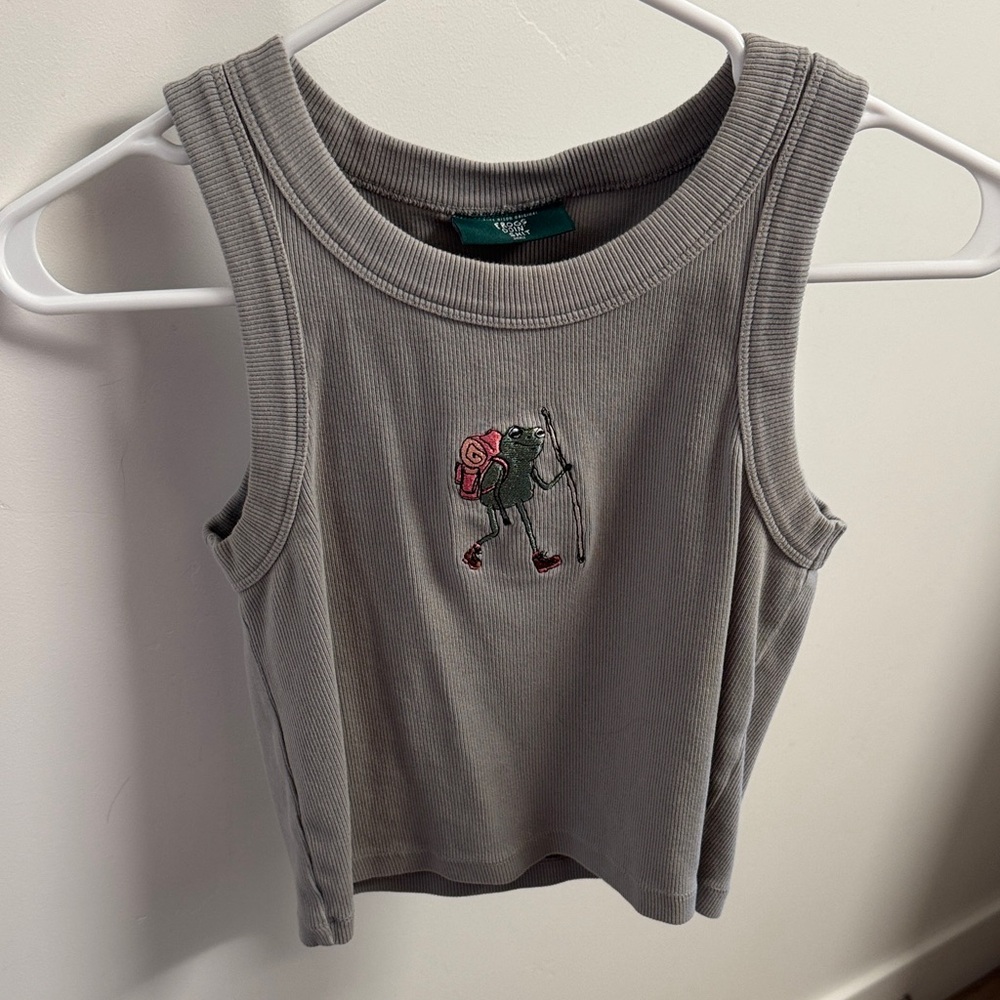 Gray Ribbed Tank with Embroidered Hiking Frog
